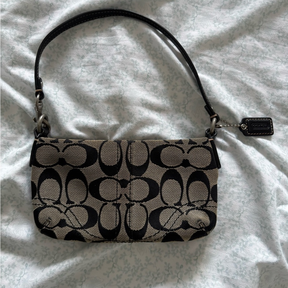 SOLD‼️‼️Coach Black and Tan Signature Shoulder Bag